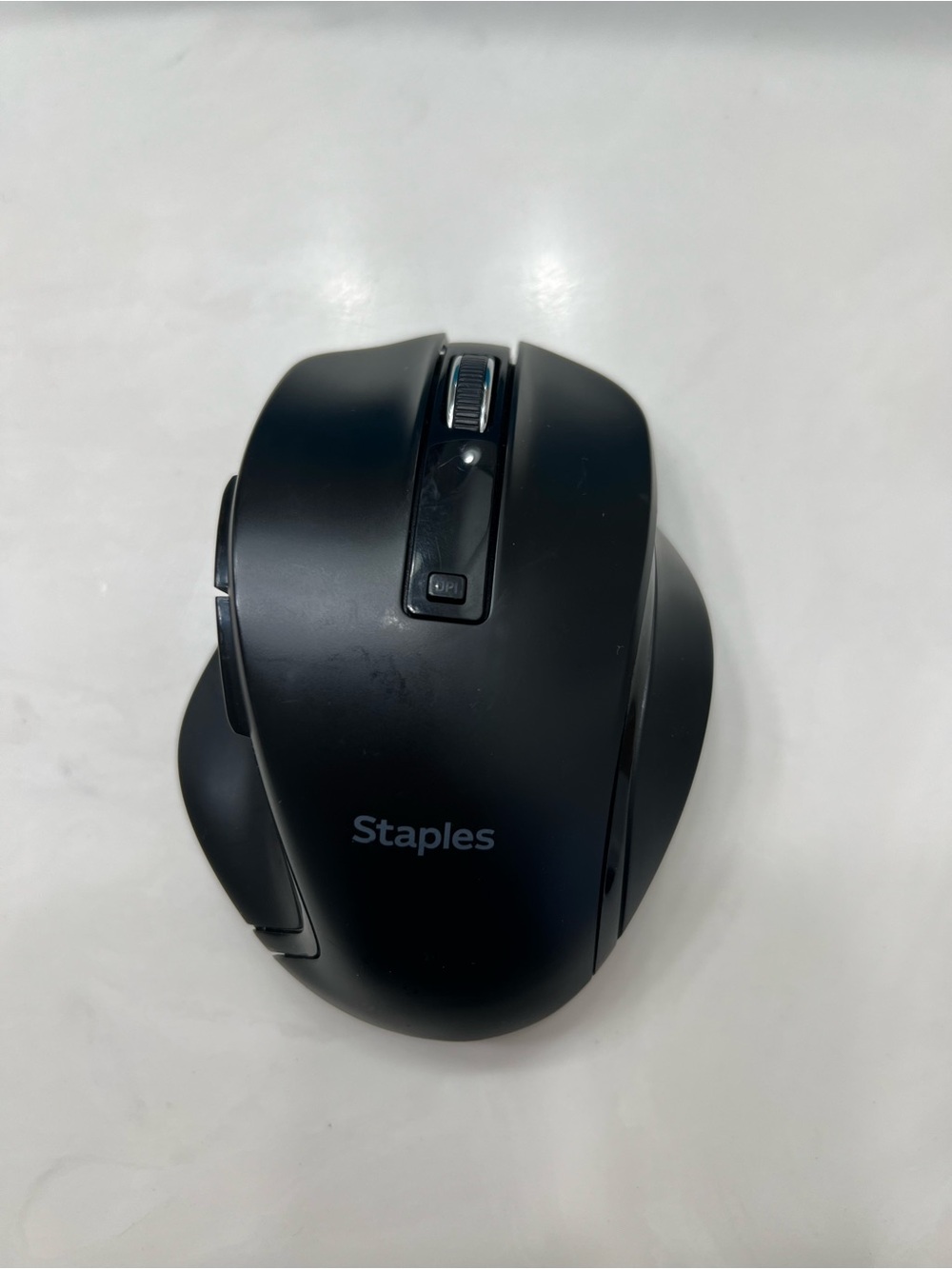 Staples Black Wireless Ergonomic Computer Mouse